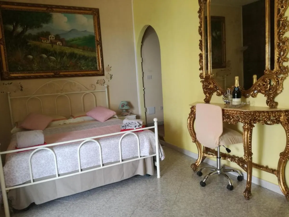 Bed and Breakfast La Finestra Sul Mare à Budoni Couette-café